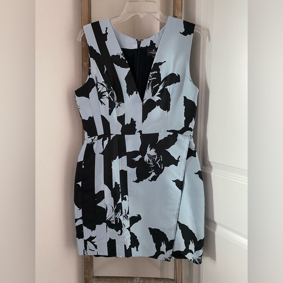 Women’s - J. Mendel Paris Floral Print Mini Dress - Size 10 - Picture 2 of 8